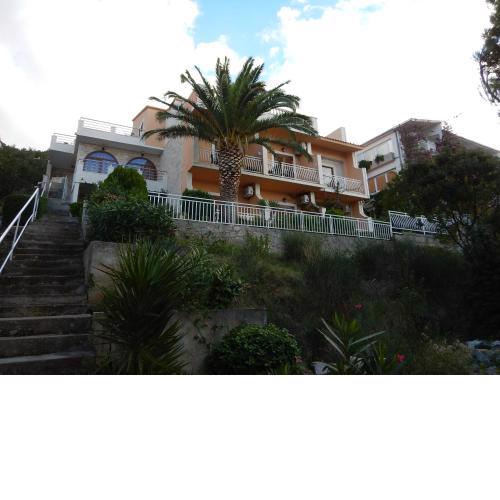 Apartments Kapetan Jure