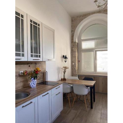 Apartments Karuza Center of old town Vis