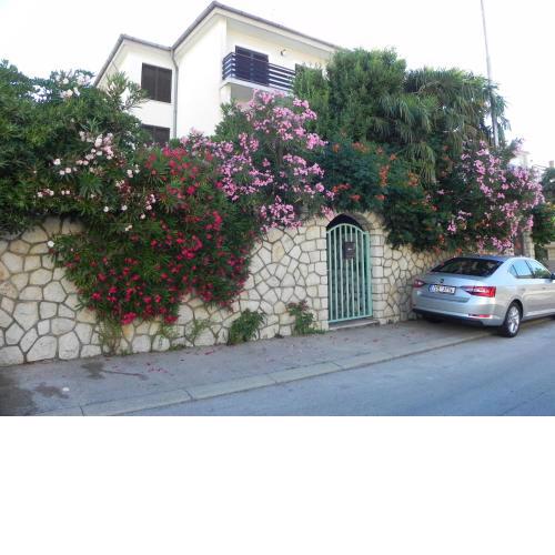 Apartments Katalenić