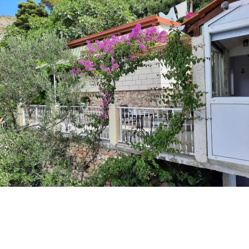 Apartments Kirigin - One Bedroom Apartment with Terrace and Sea View Ive - First Floor