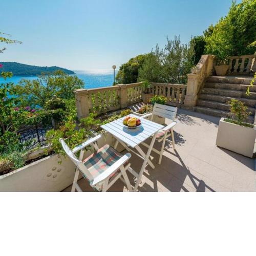 Apartments Kirigin - One Bedroom Apartment with Terrace and Sea View Luka