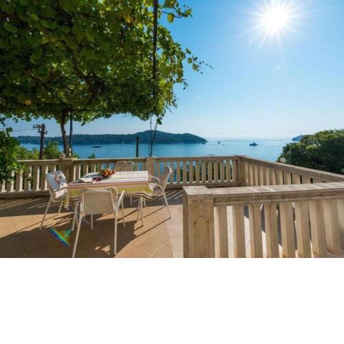 Apartments Kirigin - Two Bedroom Apartment with Terrace and Sea View Toni
