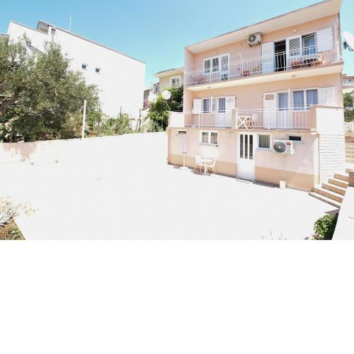 Apartments Kure