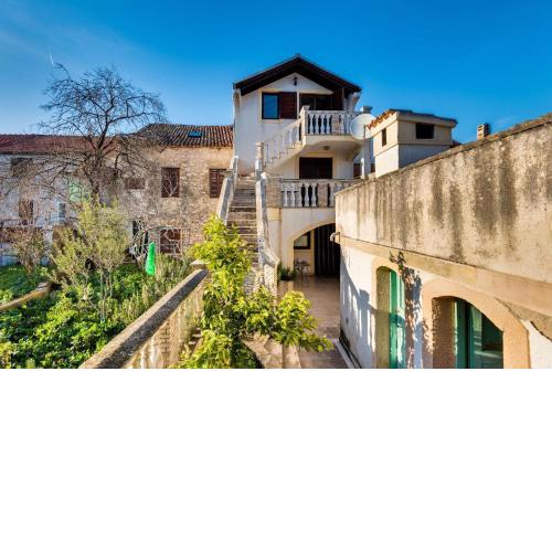 Apartments Land