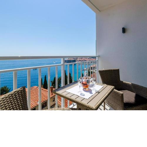 Apartments Lazarin - One Bedroom Apartment with Balcony and Sea View 2 Mali
