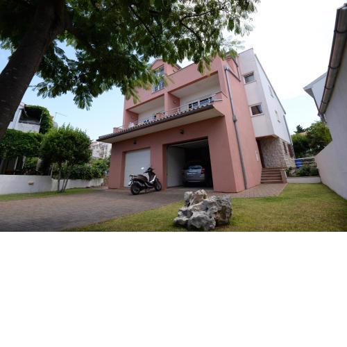 Apartments Leonarda