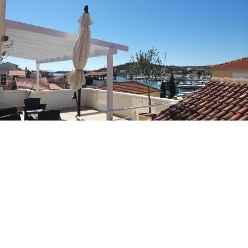 Apartments Leut
