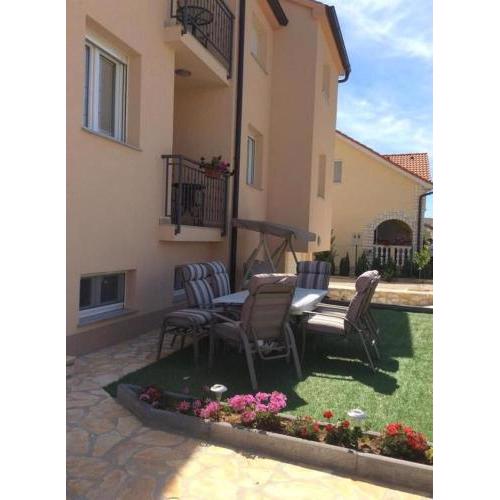 Apartments Lipovica