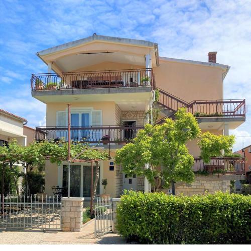 Apartments Lirio