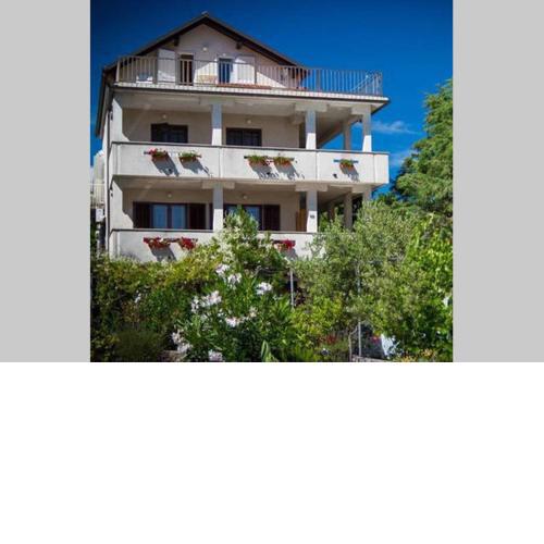 Apartments Loncar