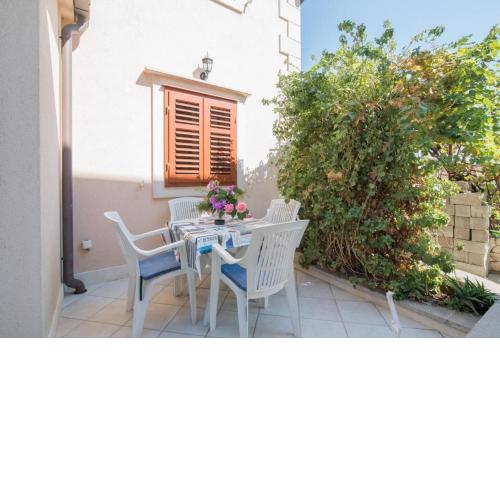 Apartments Longo