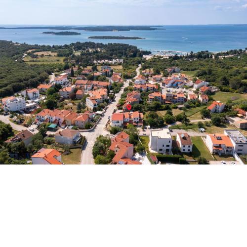 Apartments Lora 2