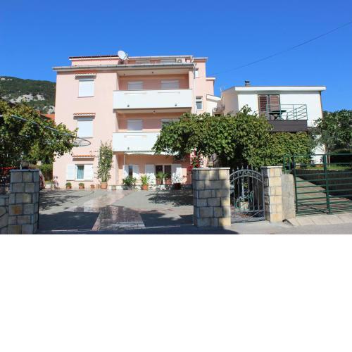 Apartments Lucijana