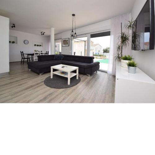 Apartments Lueva