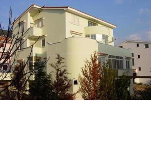 Apartments Luka 2