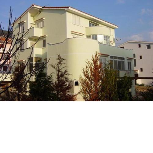 Apartments Luka 3