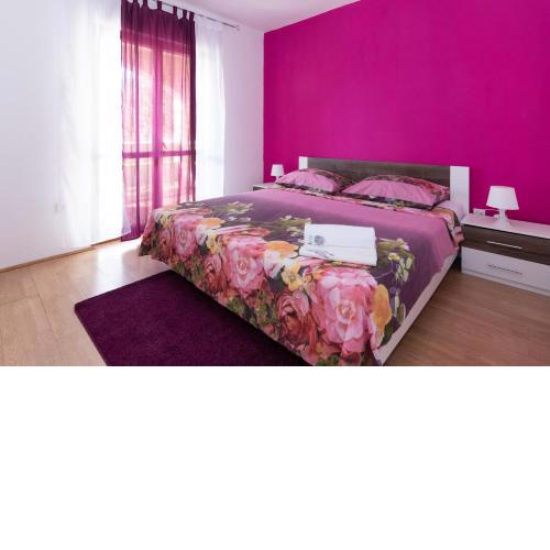 Apartments Luka