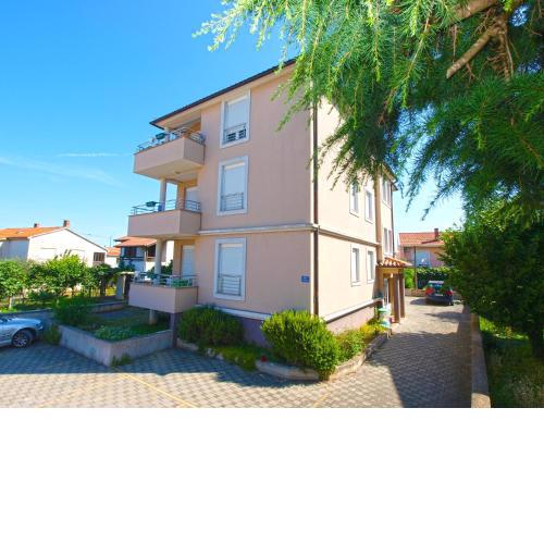 Apartments Majda 1932
