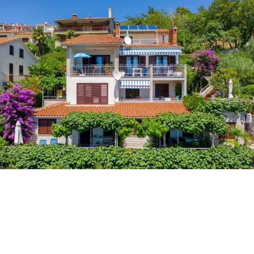 Apartments Mandica