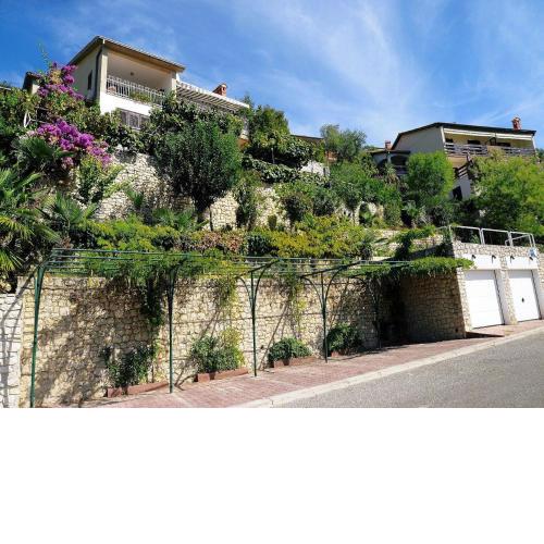 Apartments Mandica