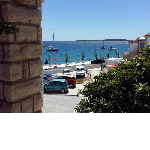 Apartments Mateo - 60m from sea