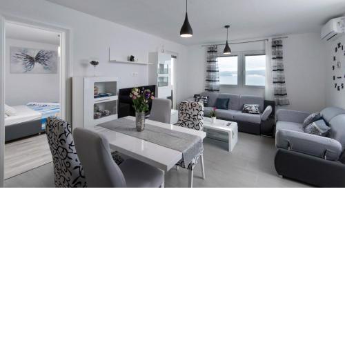 Apartments Mikas