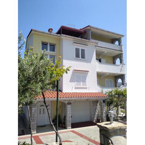 Apartments Mlacovic