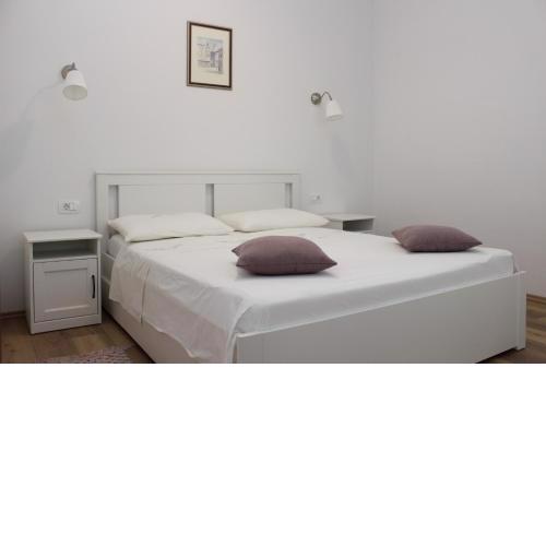 Apartments Mladineo