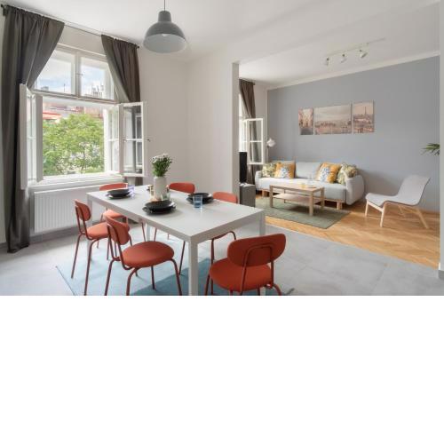 Apartments next to Wenceslas Square by Prague Days - "Exactly as the pictures, excellent and friendly location, we felt like home"