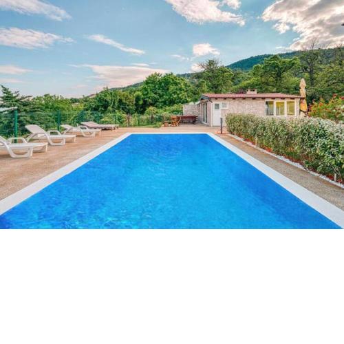 Apartments Nika with swimming pool and beautiful sea view