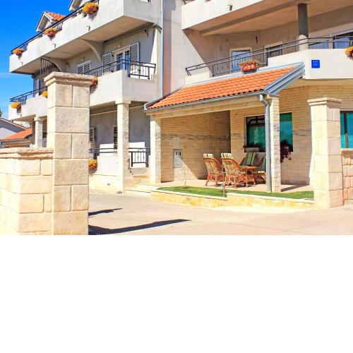 Apartments Old Stone: