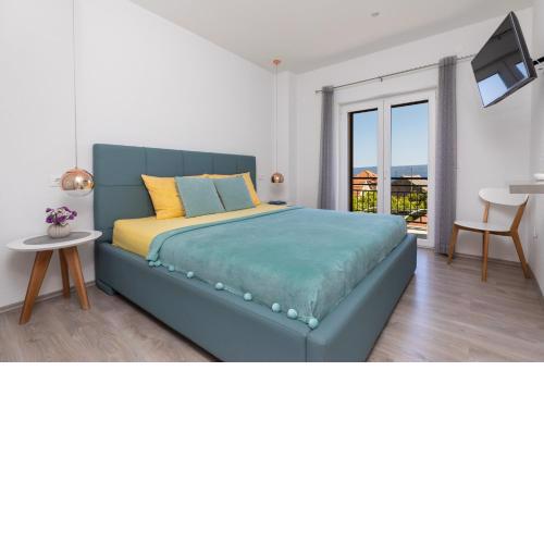 Apartments Paloc - Yellow