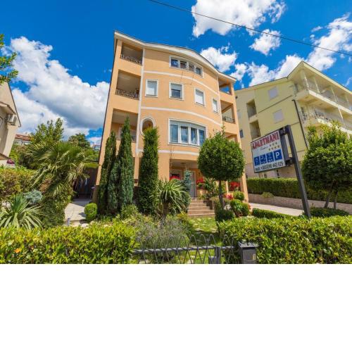 Apartments Pekera 2