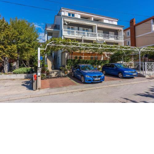 Apartments PERA