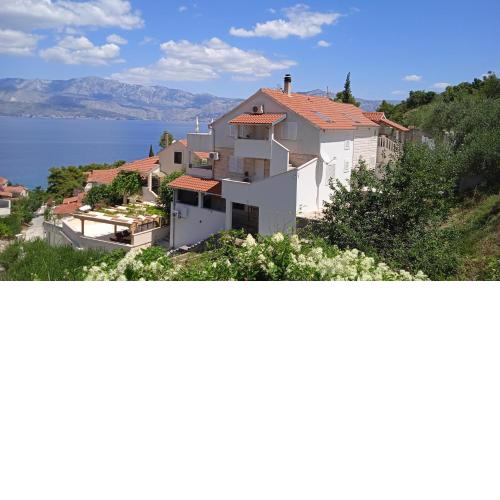 Apartments Postira Brač