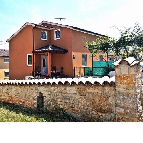 Apartments Pranjic with Pool