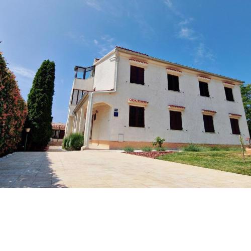 Apartments Regi Medulin