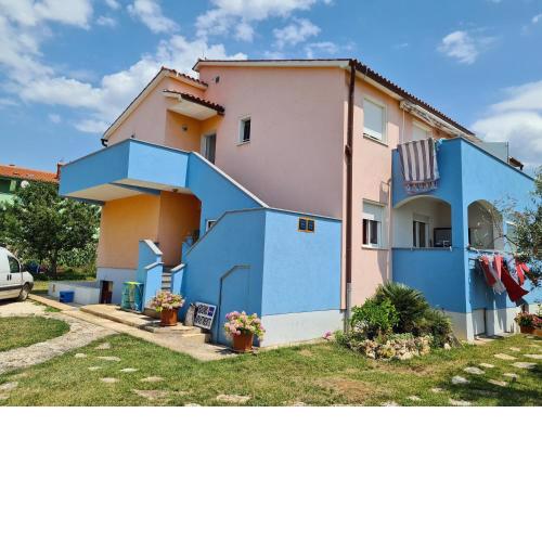 Apartments & rooms 2116