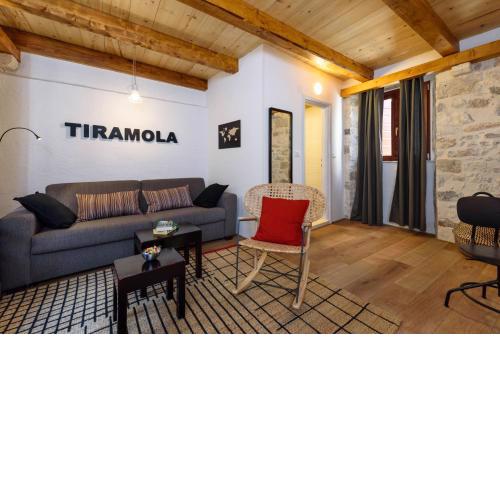 Apartments & Rooms Tiramola - Old Town
