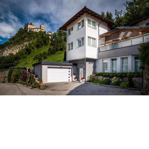 Apartments Schloß-Weißenstein-Straße