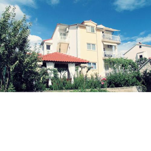 Apartments Šime