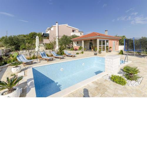 Apartments Sinisa