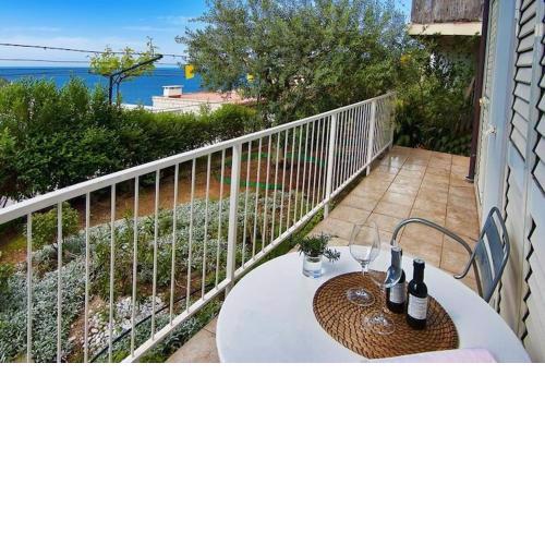 Apartments Sipa - Garden One Bedroom Apartment with Balcony and Partial Sea View Apartman C