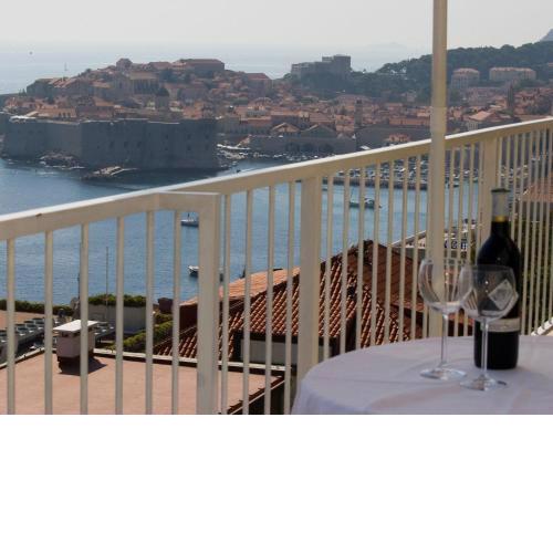 Apartments Sipa - Premium Two Bedroom Apartment with Balcony and Sea View Apartman A