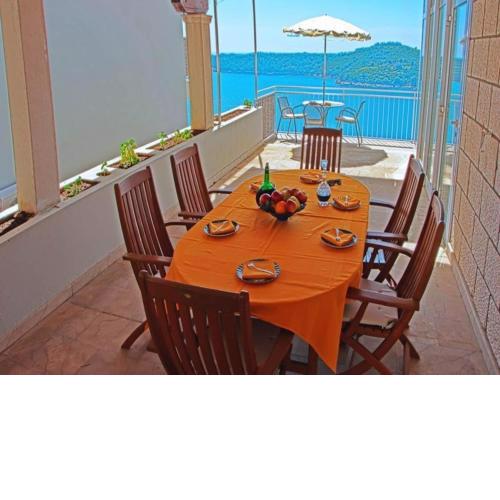 Apartments Sipa - Superior Two Bedroom Apartment with Balcony and Sea View Apartman F