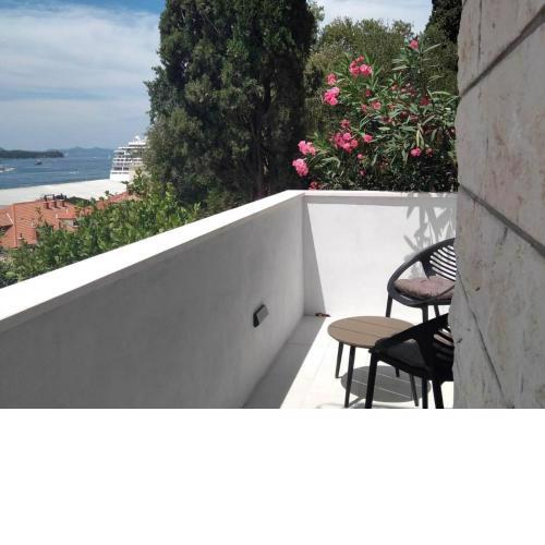 Apartments Tayra - Comfort studio apartment with balcony BR3