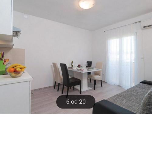 Apartments Tomi ST - Two Bedroom Apartment with Balcony A3
