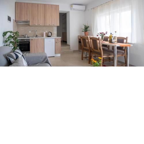 Apartments Tri Mora