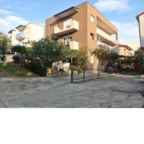 Apartments Trošelj