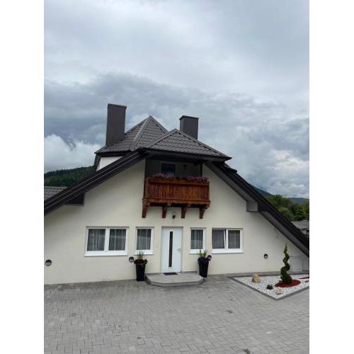 Apartments und Zimmervermietung